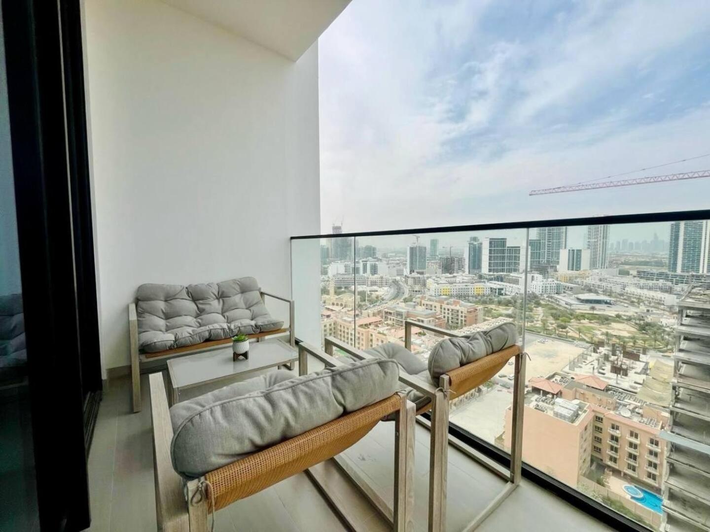 Stylish 1br In Jvc Balcony, Pool & Free Parking * Dubai