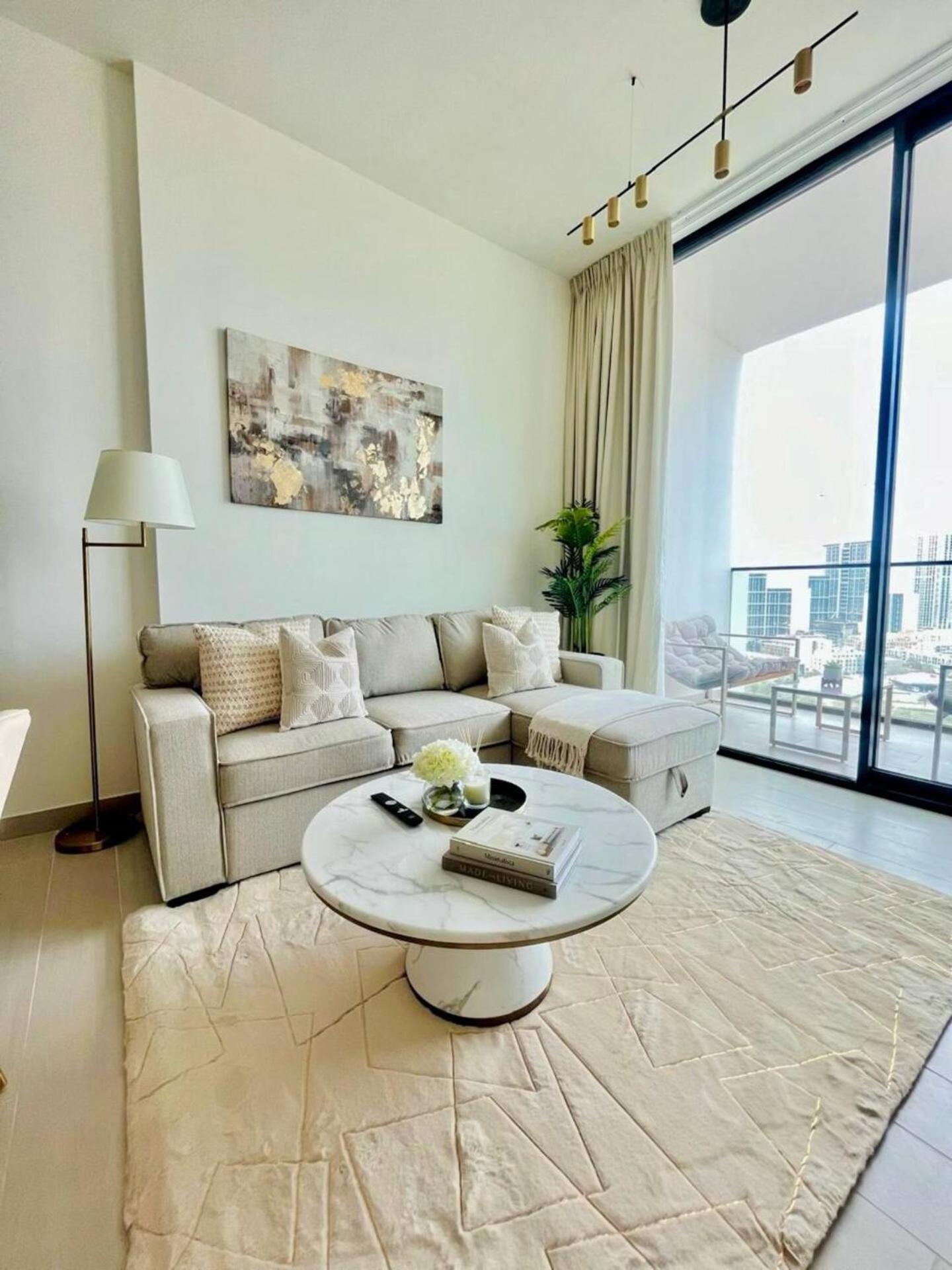 Stylish 1br In Jvc Balcony, Pool & Free Parking *